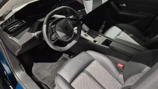 PEUGEOT 408 408 1.2 PureTech Allure S&S EAT8