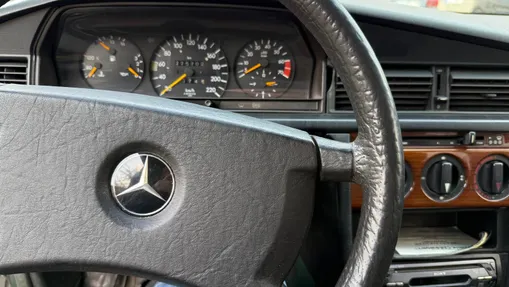 MERCEDES-BENZ 190 190 D