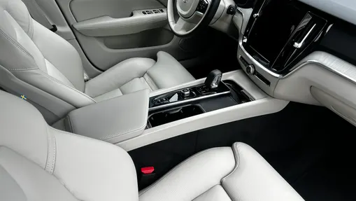 VOLVO V60 V60 B3 B Plus Dark aut