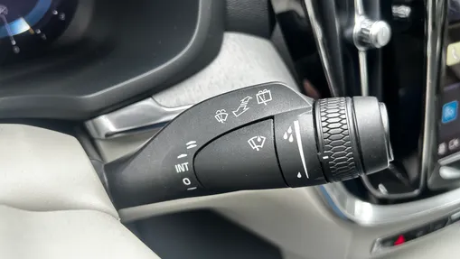 VOLVO V60 V60 B3 B Plus Dark aut