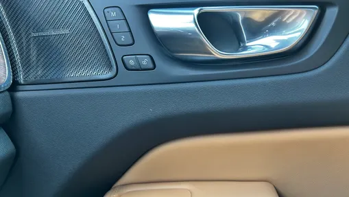 VOLVO XC60 XC60 T6 Plug-In Hybrid AWD Ultra Bright aut