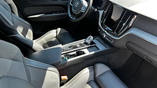 VOLVO XC60 XC60 B5 B AWD Plus Black Edition aut