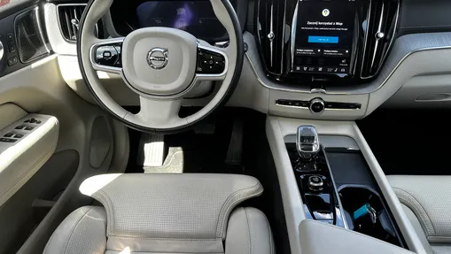 VOLVO XC60 XC60 T6 Plug-In Hybrid AWD Ultra Bright aut