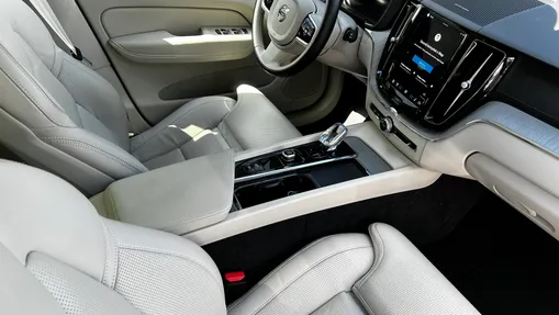 VOLVO XC60 XC60 T6 Plug-In Hybrid AWD Ultra Bright aut