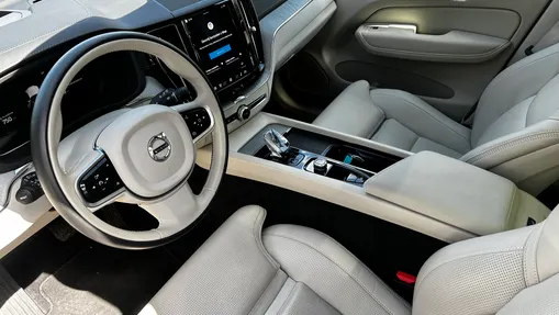 VOLVO XC60 XC60 T6 Plug-In Hybrid AWD Ultra Bright aut