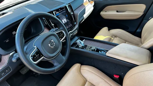 VOLVO XC60 XC60 T8 Plug-In Hybrid AWD Ultra Bright aut