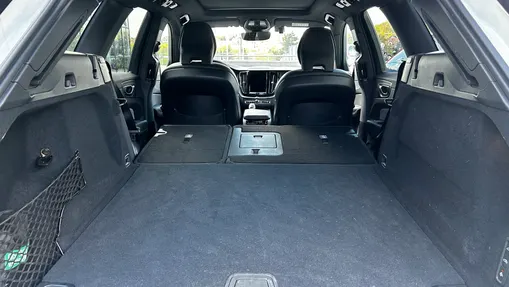 VOLVO XC60 XC60 B5 B AWD Ultra Dark aut