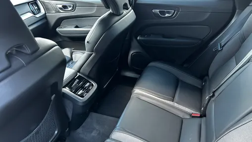 VOLVO XC60 XC60 B5 B AWD Ultra Dark aut