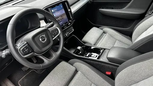 VOLVO XC40 XC40 B3 Plus Dark aut