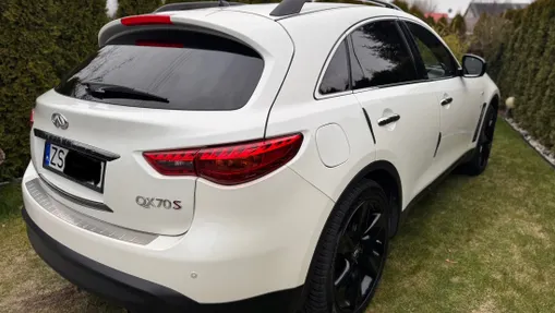 INFINITI QX70 QX70 3.7 S Design