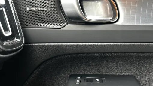 VOLVO XC40 XC40 B3 Plus Dark aut