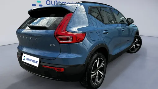 VOLVO XC40 XC40 B3 Plus Dark aut