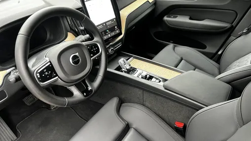 VOLVO XC60 XC60 B5 B AWD Plus Dark aut