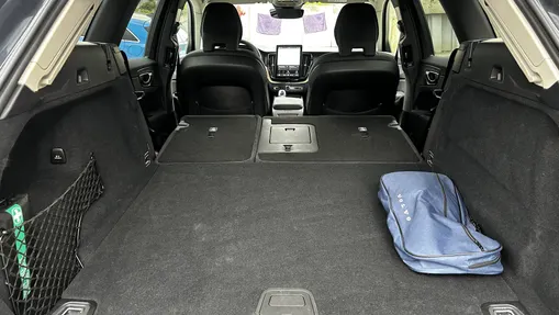 VOLVO XC60 XC60 B5 B AWD Plus Dark aut