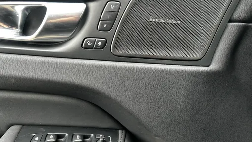 VOLVO XC60 XC60 B5 B AWD Plus Dark aut