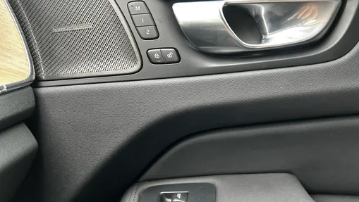 VOLVO XC60 XC60 B5 B AWD Plus Dark aut