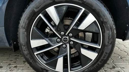 VOLVO XC60 XC60 B5 B AWD Plus Dark aut