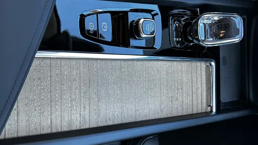 VOLVO XC60 XC60 B5 B AWD Plus Dark aut