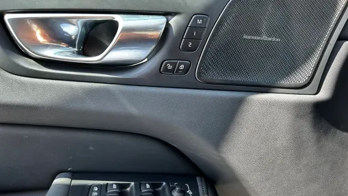 VOLVO XC60 XC60 B5 B AWD Plus Dark aut