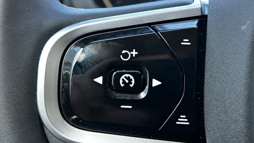 VOLVO XC60 XC60 B5 B AWD Plus Dark aut