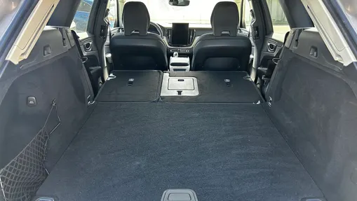 VOLVO XC60 XC60 B5 B AWD Plus Dark aut