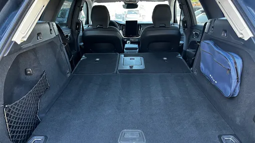 VOLVO XC60 XC60 B5 B AWD Plus Dark aut
