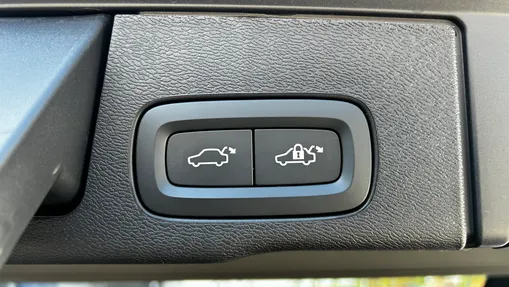 VOLVO XC60 XC60 B5 B AWD Plus Dark aut