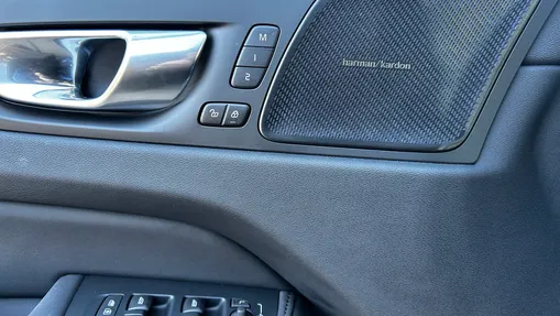 VOLVO XC60 XC60 B5 B AWD Plus Dark aut
