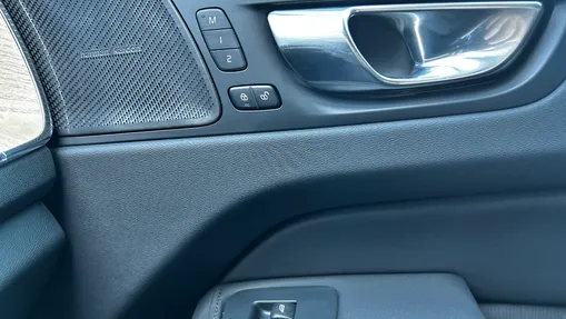 VOLVO XC60 XC60 B5 B AWD Plus Dark aut