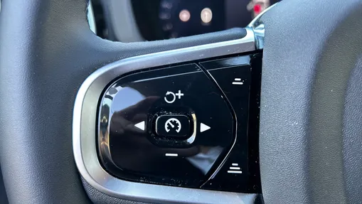 VOLVO XC60 XC60 B5 B AWD Plus Dark aut
