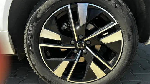 VOLVO XC60 XC60 B5 B AWD Plus Dark aut