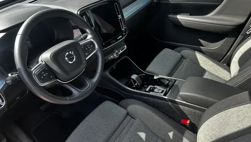 VOLVO XC40 XC40 B3 Plus Dark aut