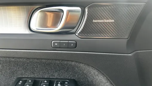 VOLVO XC40 XC40 B3 Plus Dark aut