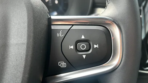 VOLVO XC40 XC40 B3 Plus Dark aut
