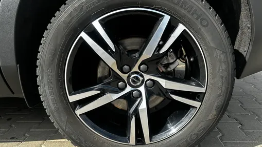 VOLVO XC40 XC40 B3 Plus Dark aut