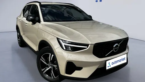 VOLVO XC40 XC40 B3 Plus Dark aut