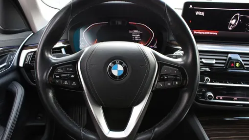 BMW Seria 5 520d xDrive Luxury Line aut