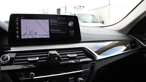 BMW Seria 5 520d xDrive Luxury Line aut