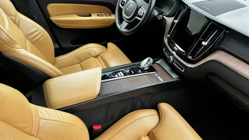 VOLVO XC60 XC60 T6 Plug-In Hybrid AWD Inscription aut