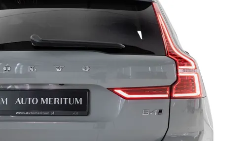VOLVO XC60 XC60 B4 D AWD Plus Dark aut