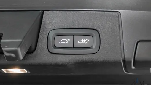 VOLVO XC60 XC60 B4 D AWD Plus Dark aut