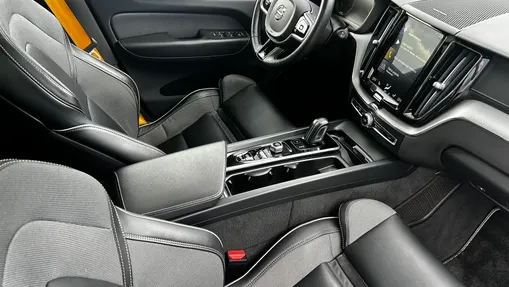 VOLVO XC60 XC60 T8 AWD Plug-In Hybrid Polestar Engineered aut