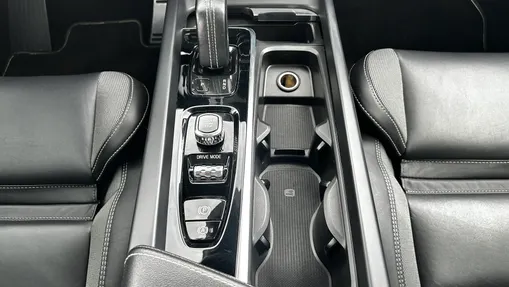 VOLVO XC60 XC60 T8 AWD Plug-In Hybrid Polestar Engineered aut