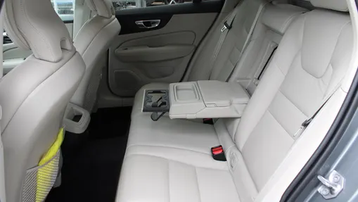 VOLVO V60 V60 CC D4 AWD aut