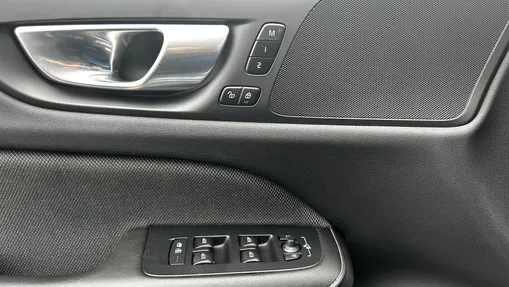 VOLVO S60 S60 B5 B AWD Plus Dark aut