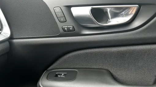 VOLVO S60 S60 B5 B AWD Plus Dark aut