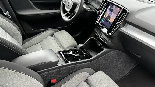 VOLVO XC40 XC40 B3 Plus Dark aut