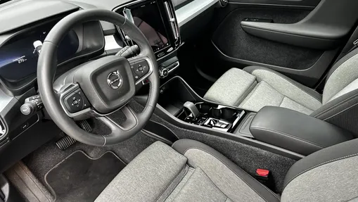 VOLVO XC40 XC40 B3 Plus Dark aut
