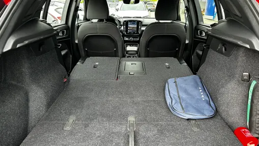 VOLVO XC40 XC40 B3 Plus Dark aut