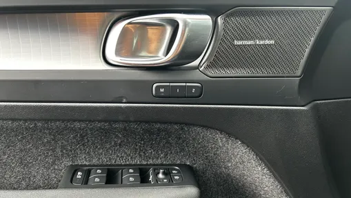 VOLVO XC40 XC40 B3 Plus Dark aut